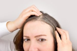 Canitie : le stress donne t-il vraiment des cheveux blancs ?