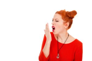 Mauvaise haleine : comment éliminer l’odeur buccale ?