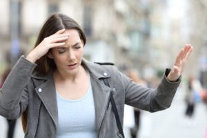 Sensation de vertige en marchant: est-ce à cause du stress?