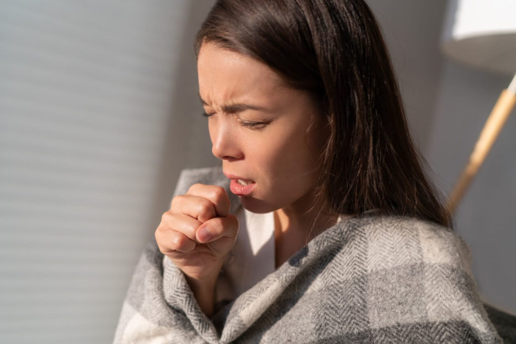 Сухой или масляный кашель: как лечить себя естественным путем?