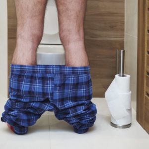 Urine jaune foncé le matin: et si c’était le stress?